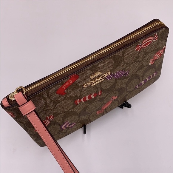 COACH NWT Large Corner Zip Wristlet In Signature Canvas With Candy Print - Picture 7 of 11